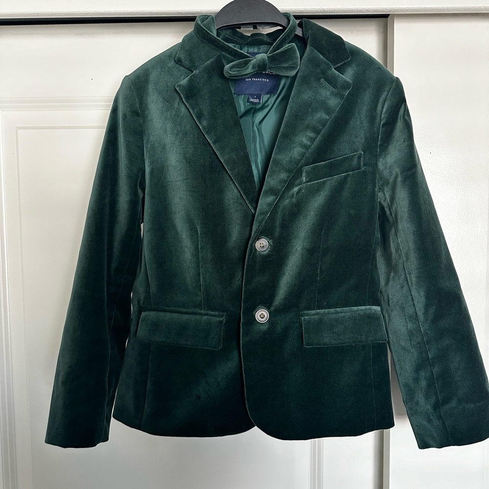 Janie and jack boys suit blazer and bow tie  , in really goods condition!
